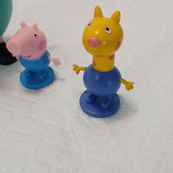 LOT OF 7 PEPPA PIG FAMILY & FRIENDS TOY FIGURES CHARACTERS COLLECTION - Picture 10 of 16